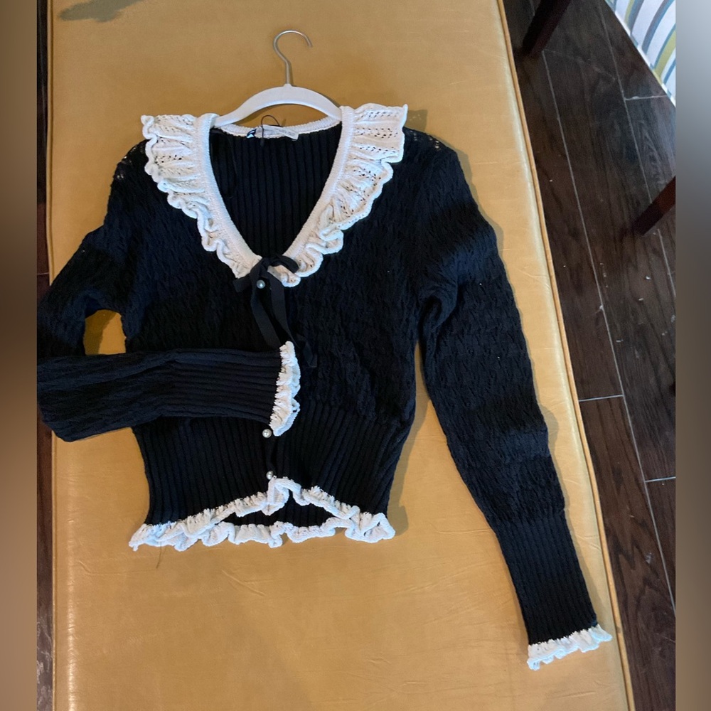 Black long sleeve tops